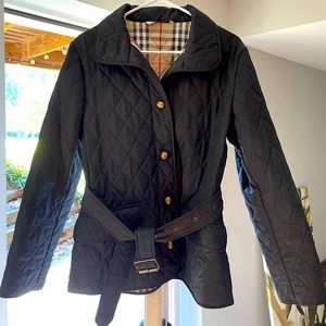 Burberry black quilted jacket with belt women’s size small